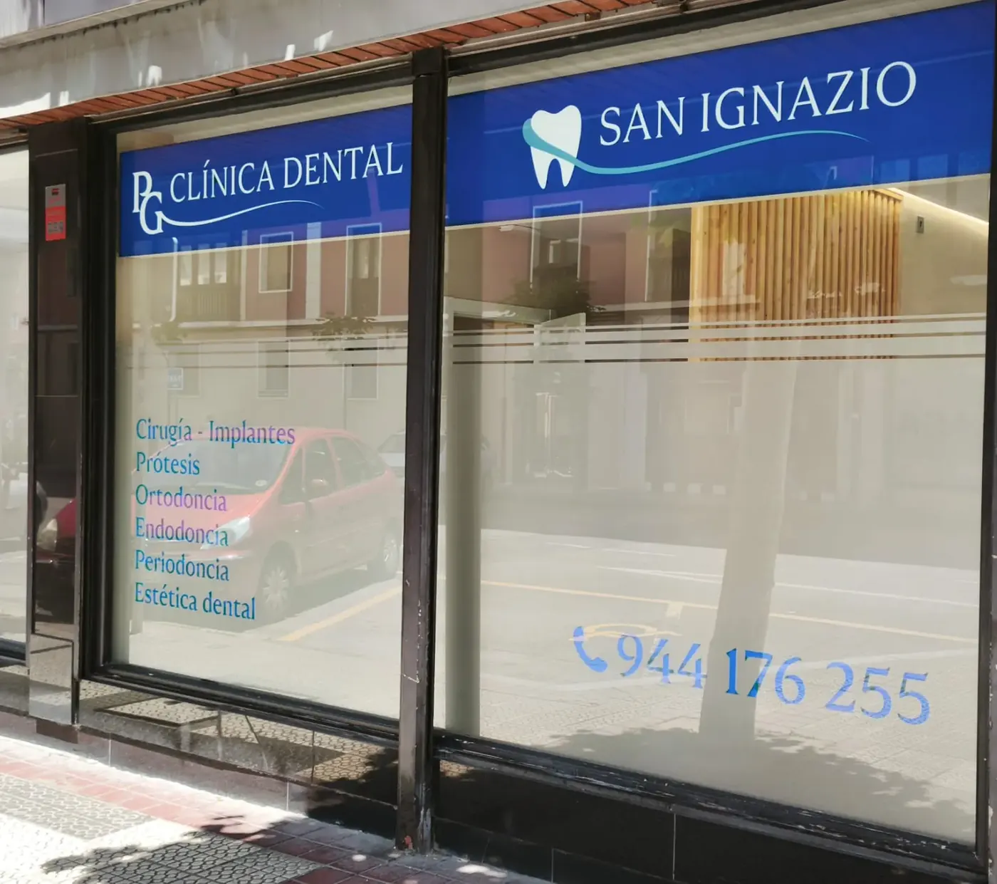 Fachada de la Clínica Dental San Ignazio en Deusto, Bilbao